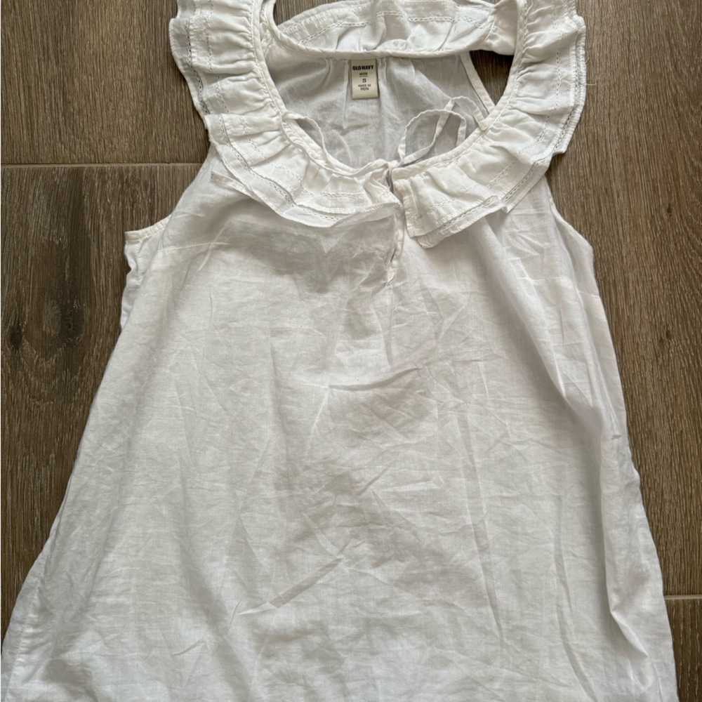 White Sleeveless Top with Ruffled Collar and tie